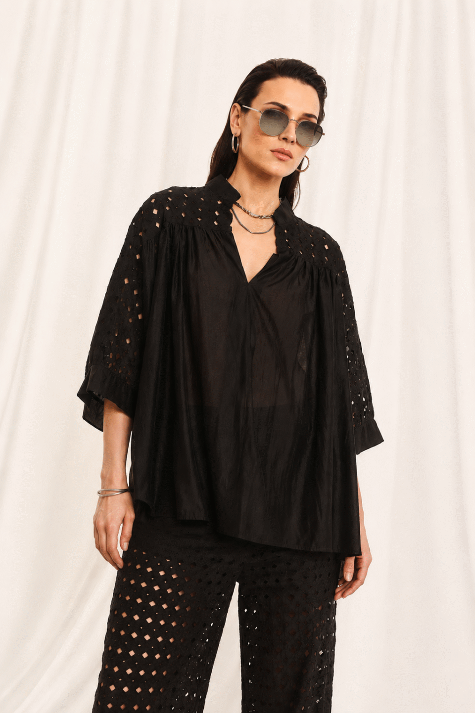 Moncoeur blouse black 01